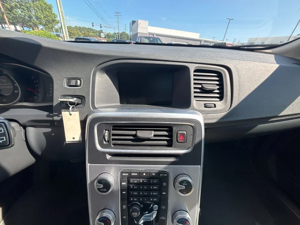 Used 2017 Gray Volvo T5 Premier image 13