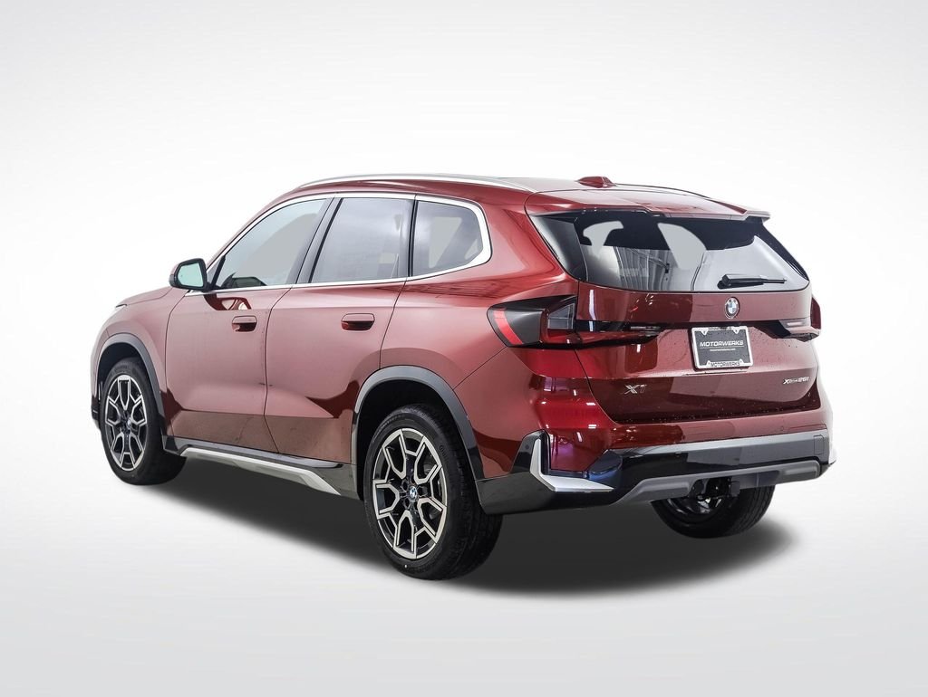 Used 2026 Red Metallic BMW xDrive28i image 3