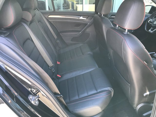 Used 2017 Deep Black Pearl Volkswagen Autobahn image 28