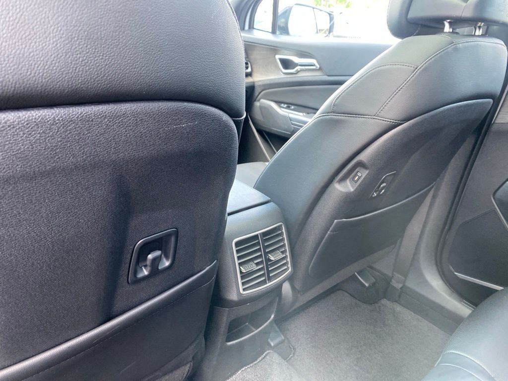 Certified Used 2024 White Pearl Kia X-Line image 18