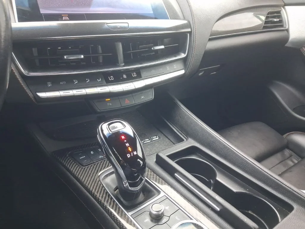 Used 2023 Silver Cadillac V-Series image 29