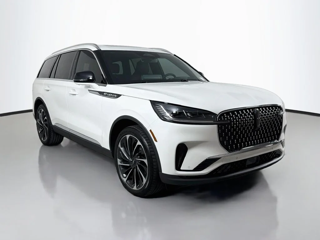 New 2026 White Lincoln Reserve image 3