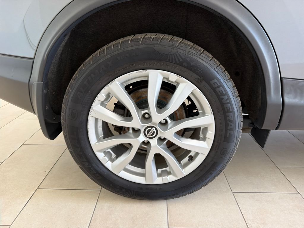 Used 2020 Gun Metallic Nissan S image 8