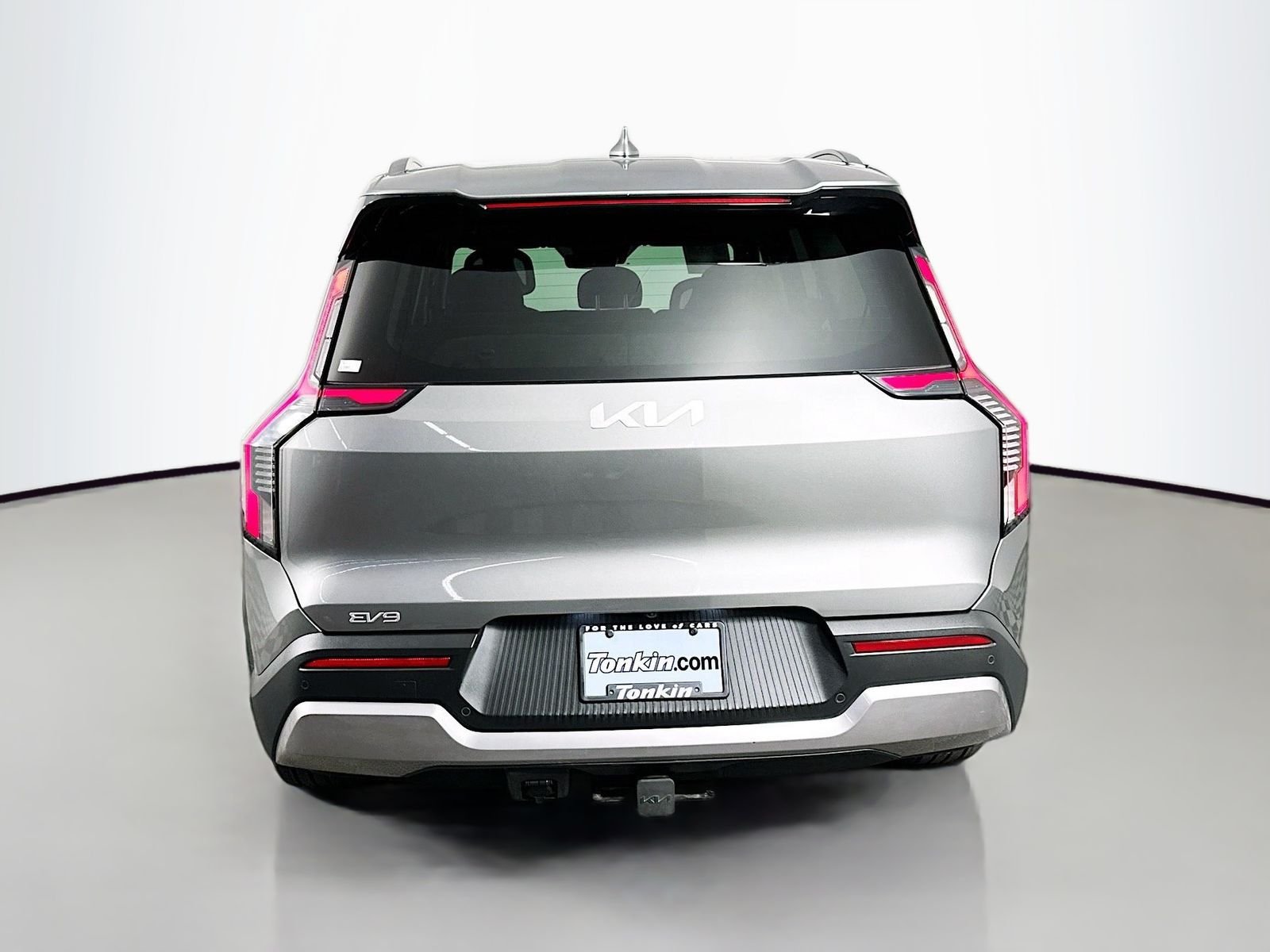 Used 2024 Pebble Gray Kia Wind image 6
