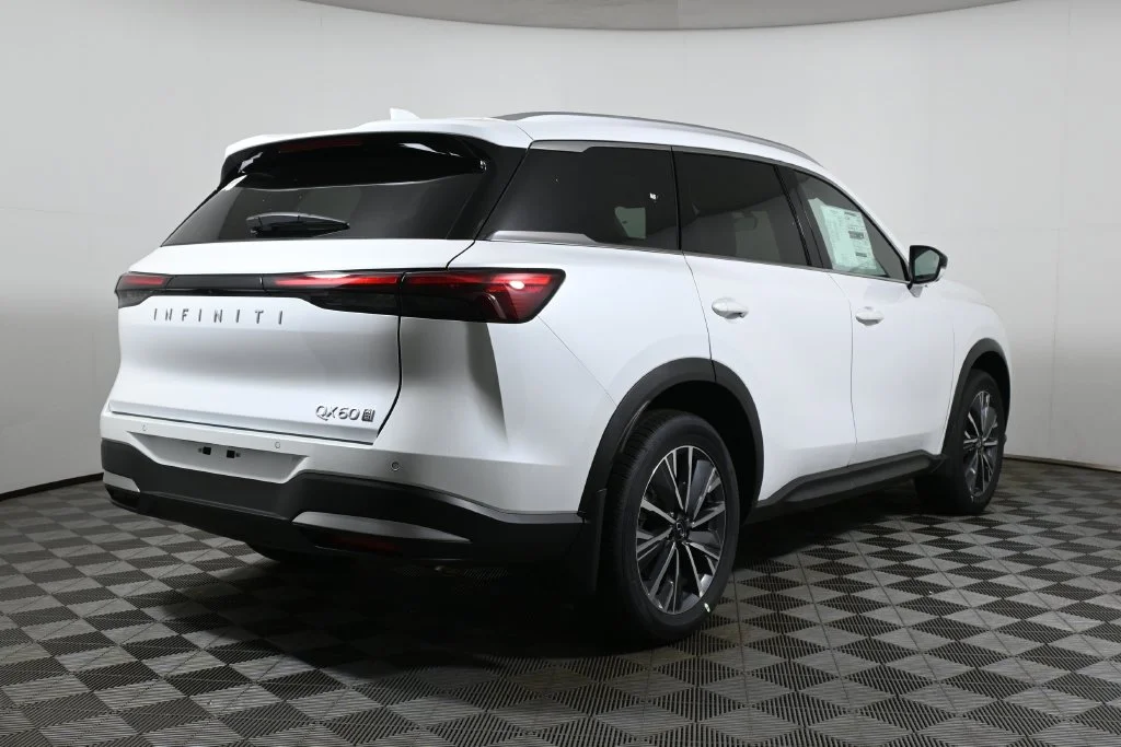 New 2027 White INFINITI LUXE image 7