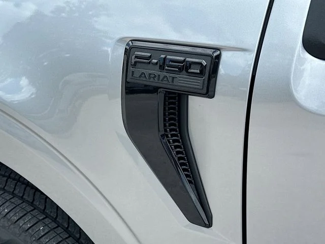 New 2026 Silver Metallic Ford Lariat image 19