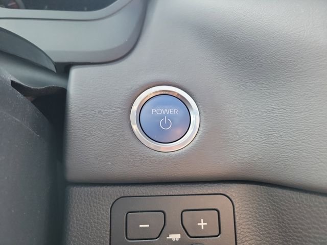 Used 2023 Wind Chill Pearl Toyota Platinum image 27