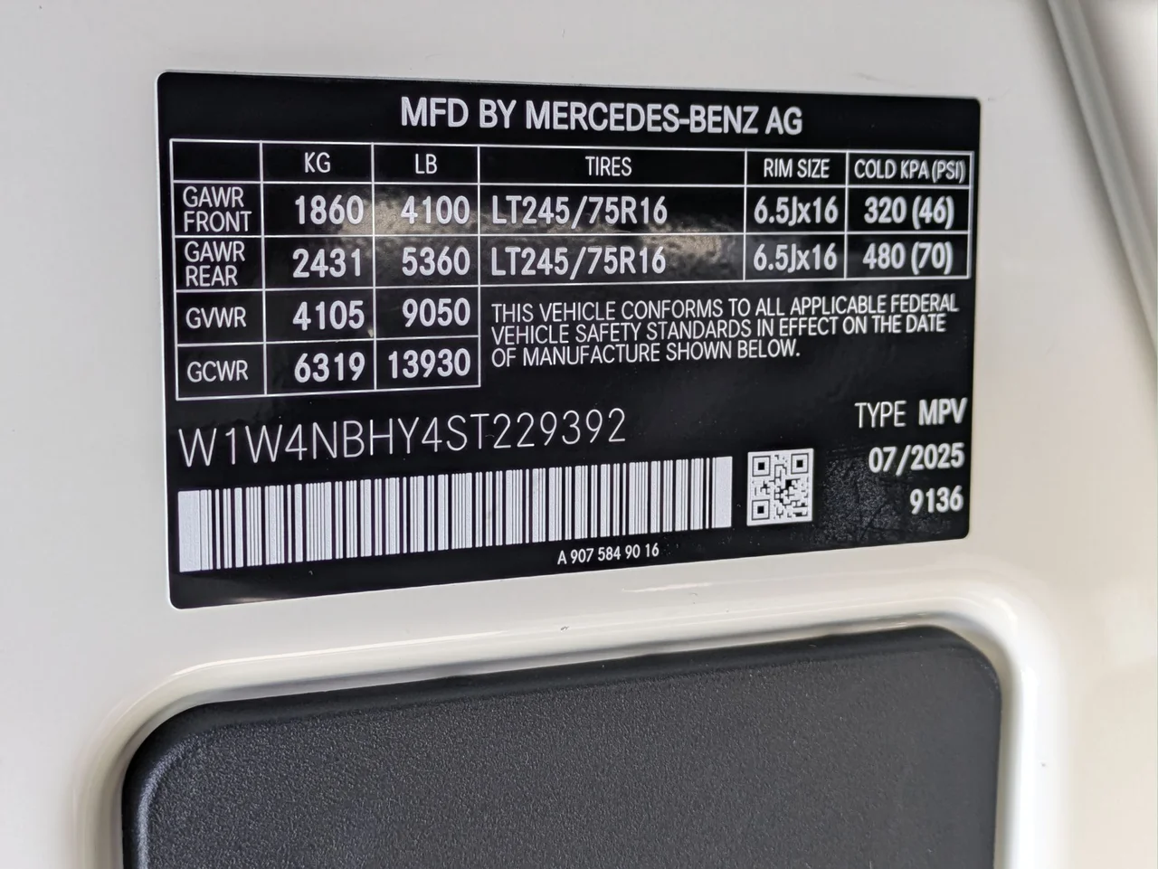 2025 Mercedes-Benz Sprinter Crew Van Base - Photo 11