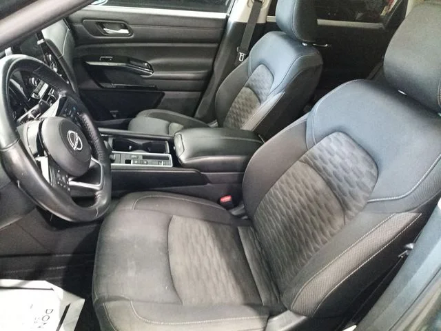Used 2022 Gray Nissan SV image 12