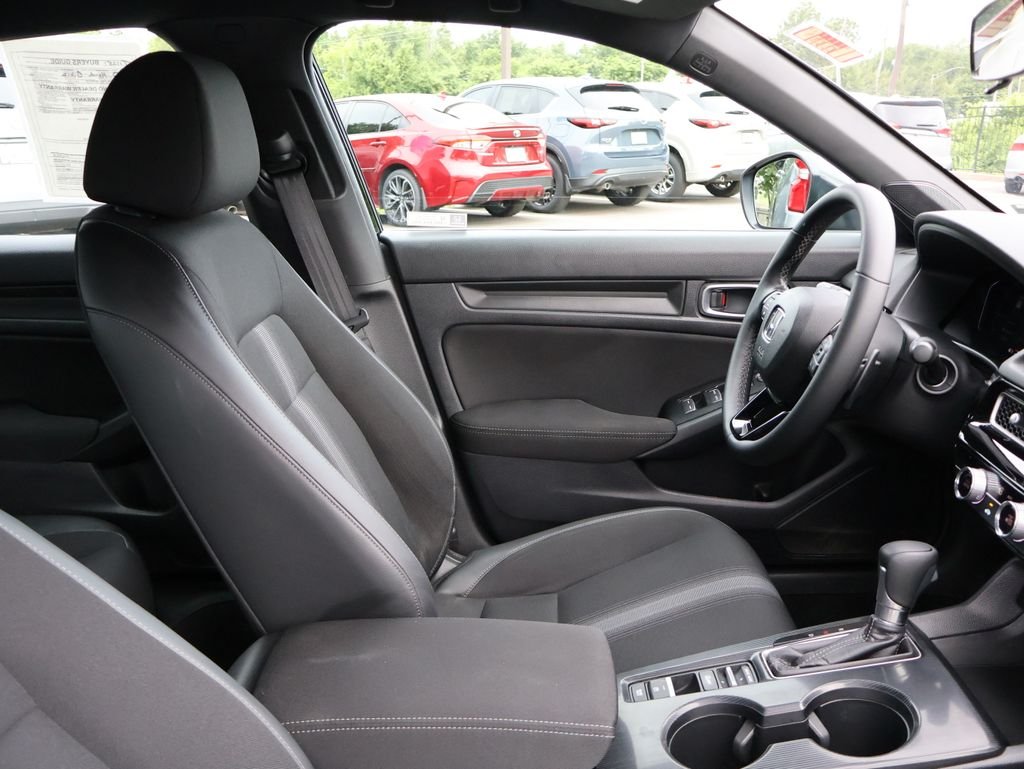 Used 2024  Honda Sport image 8