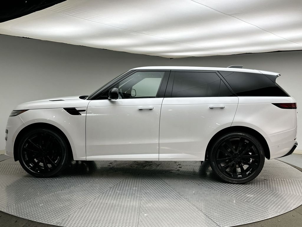 New 2027 Ostuni Pearl Wht Prem Met Land Rover Dynamic SE image 2
