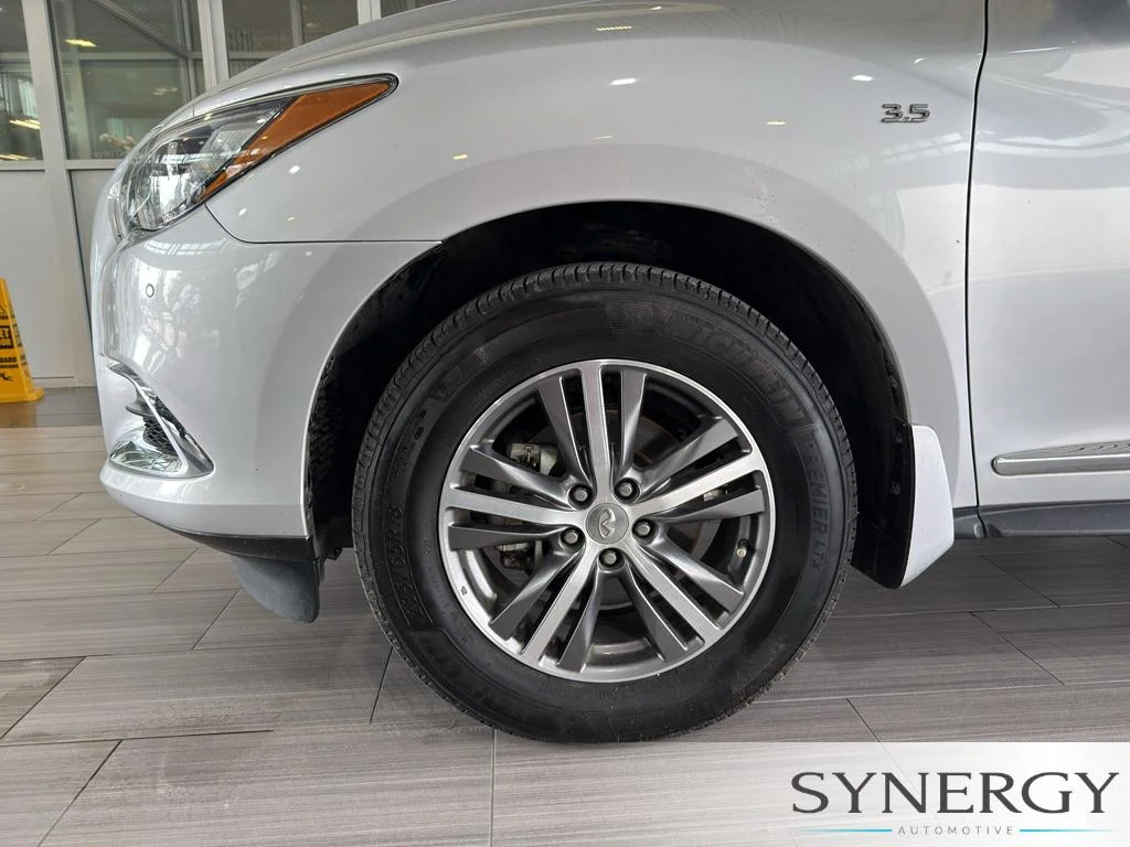 Used 2019 Liquid Platinum INFINITI LUXE image 8