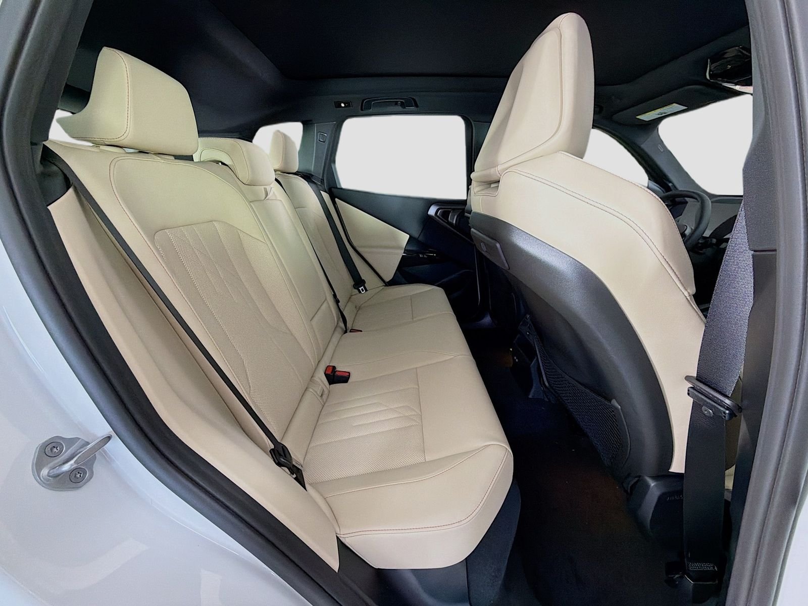 New 2026 Mineral White Metallic BMW 30 xDrive image 27