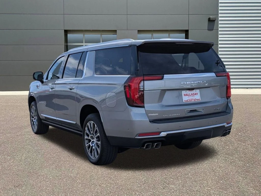 2026 GMC Yukon XL Denali - Photo 8