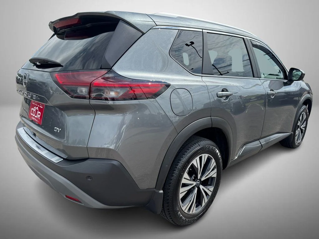 Used 2023 Gray Nissan SV image 3
