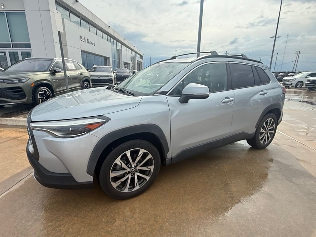 Used 2022 Silver Toyota XLE image 1