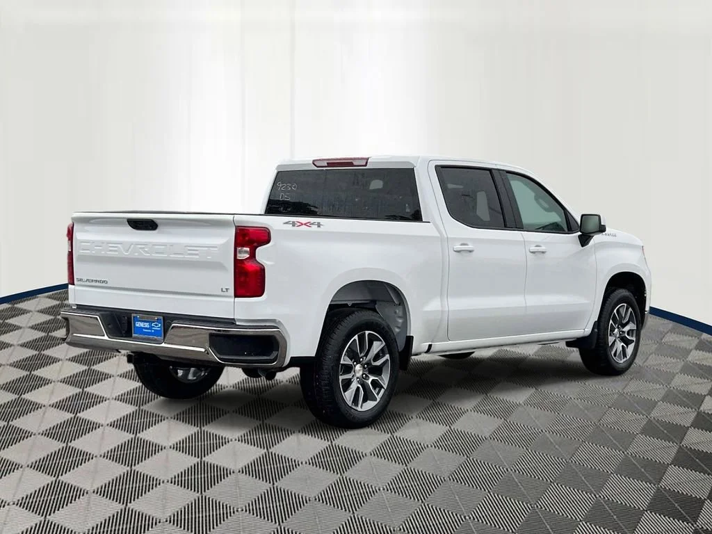 Used 2026 Summit White Chevrolet LT (2FL) image 5
