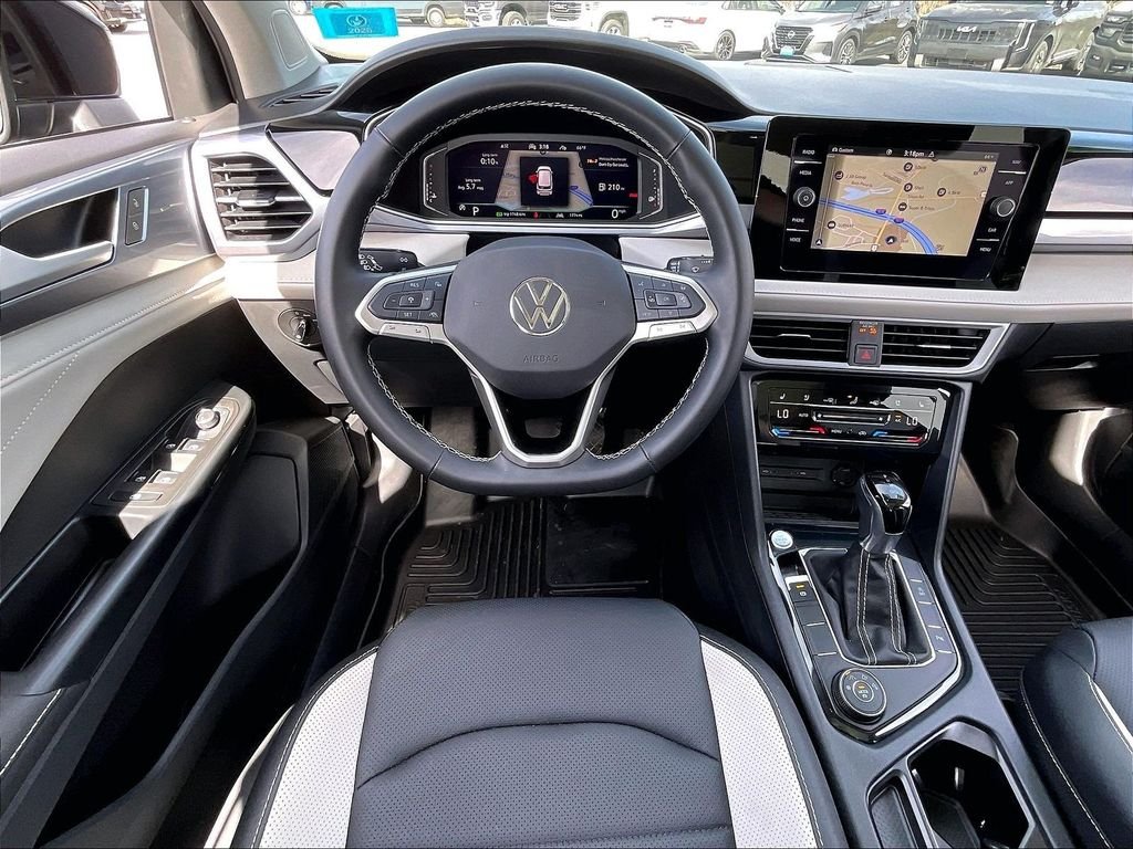 Used 2025 Deep Black Pearl Volkswagen 1.5T SEL image 16