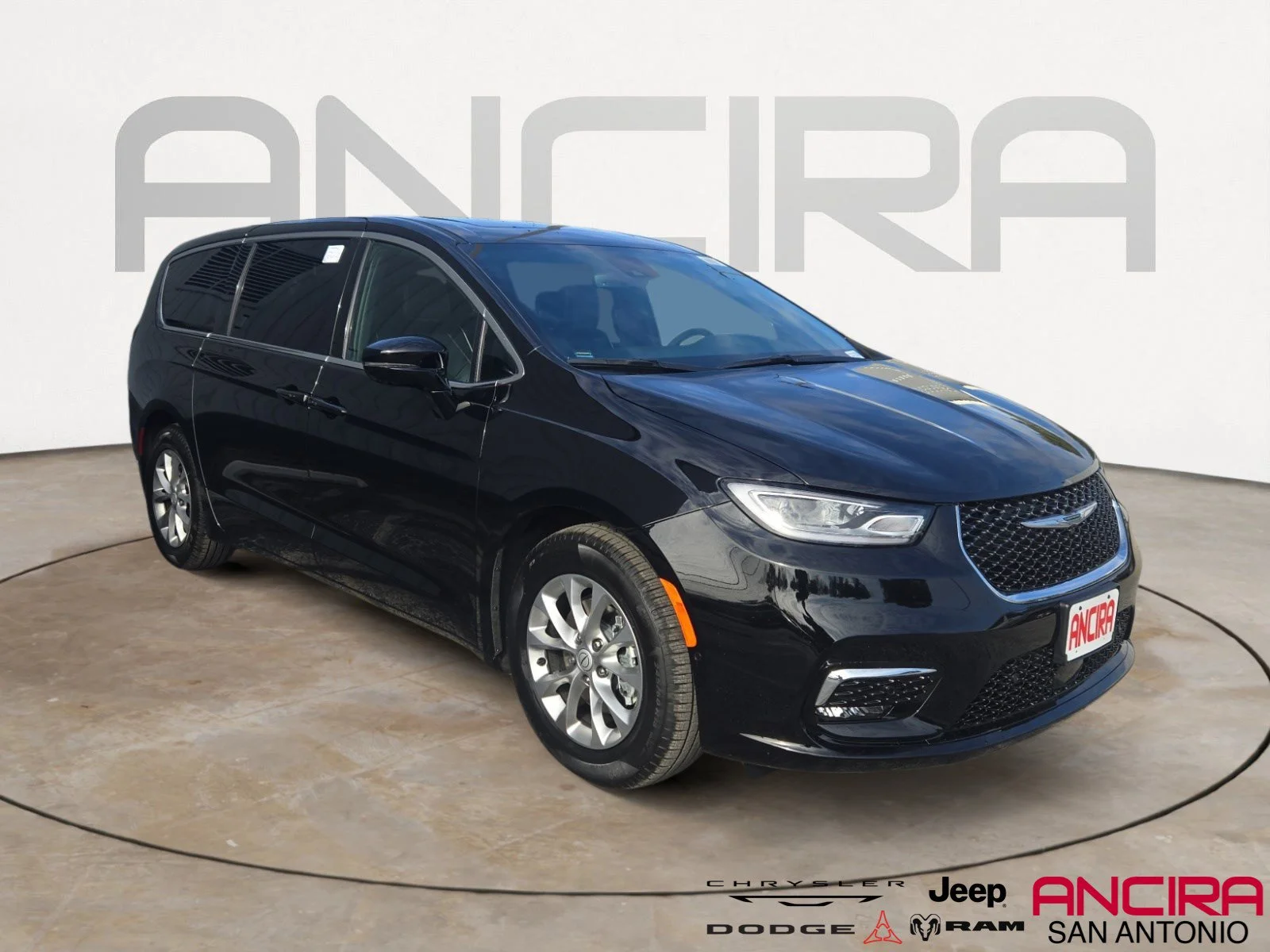 2026 Chrysler Pacifica Limited's photo