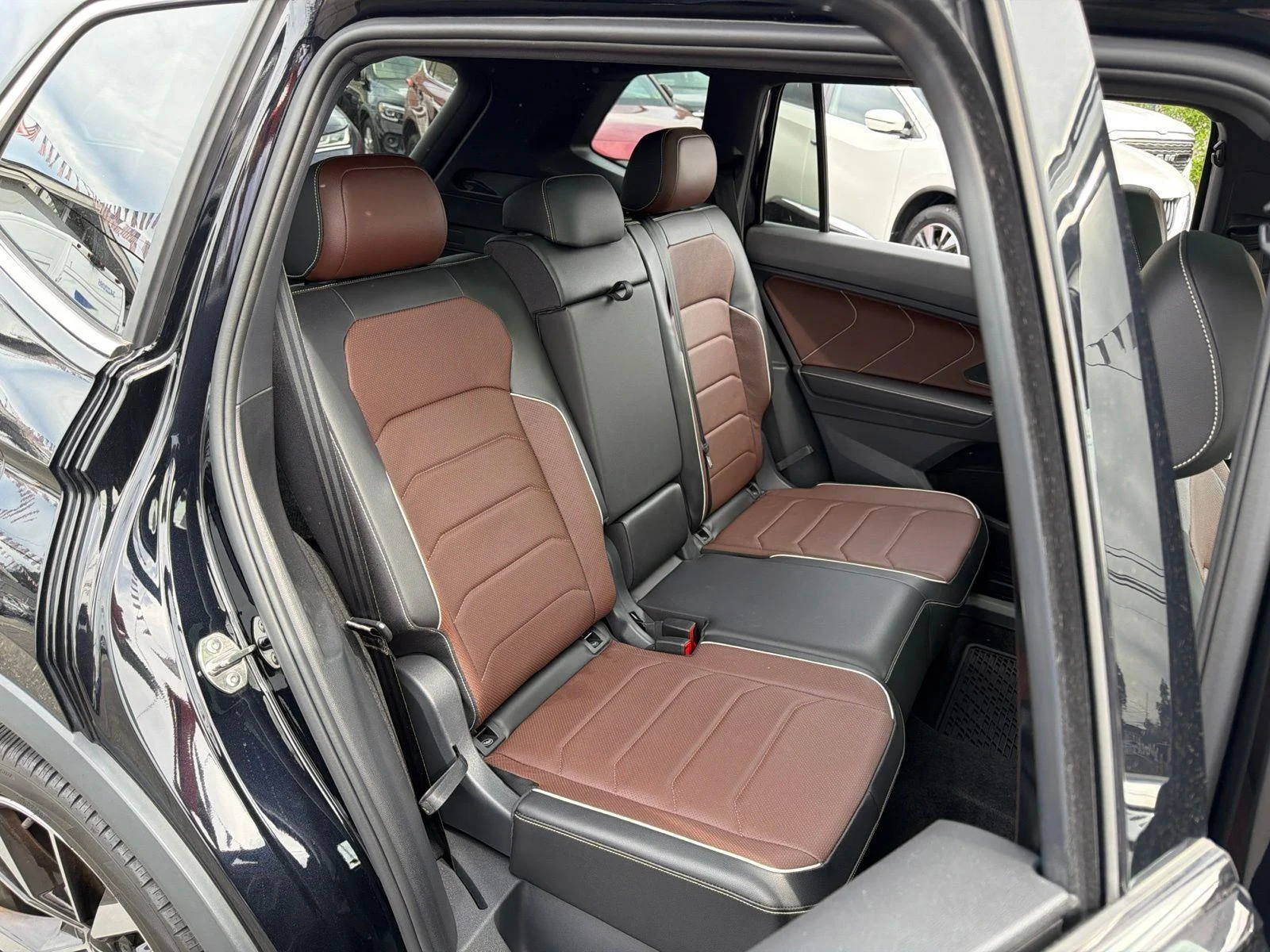 2024 Volkswagen Tiguan SEL R-LINE - Photo 19