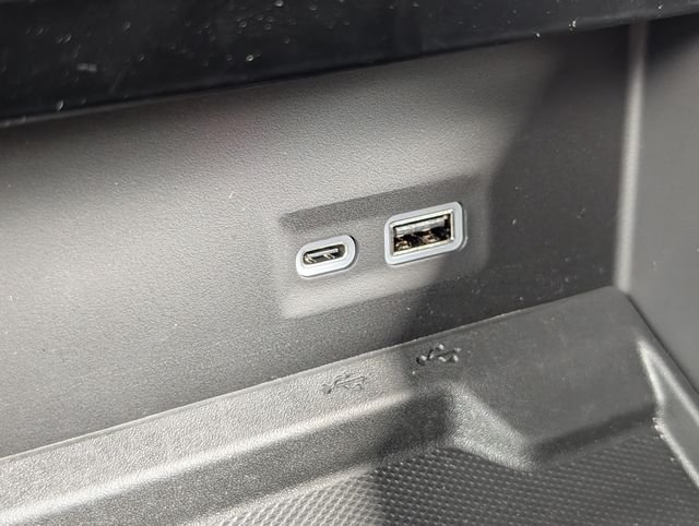 Used 2026  GMC Elevation image 20