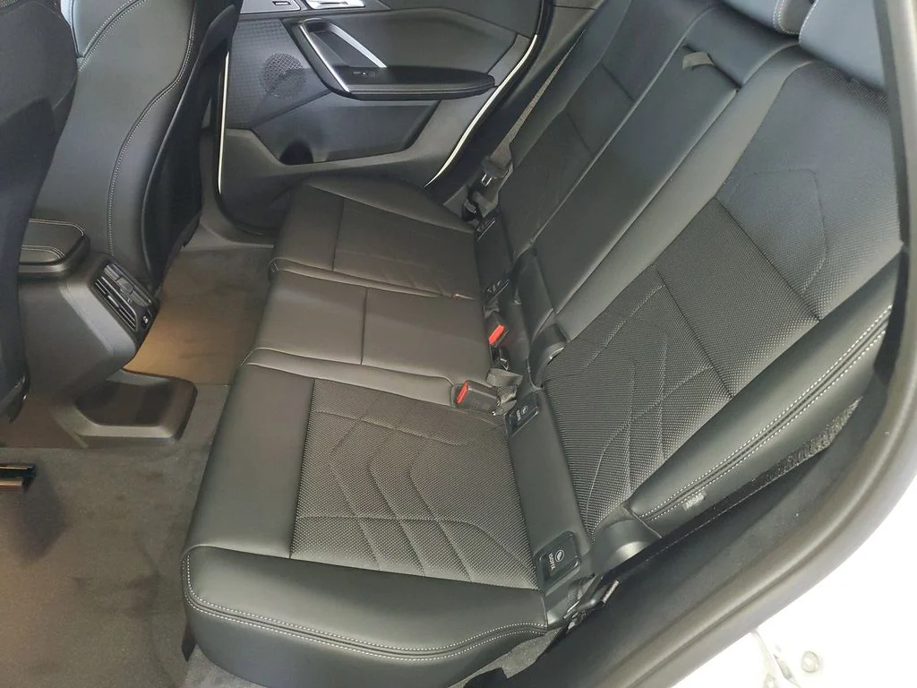 Used 2026 White BMW xDrive28i image 11