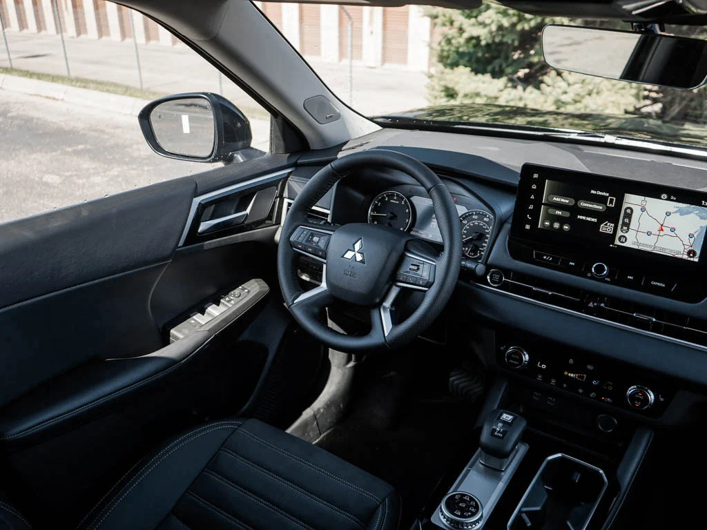 New 2026 Black Diamond Mitsubishi SE image 14