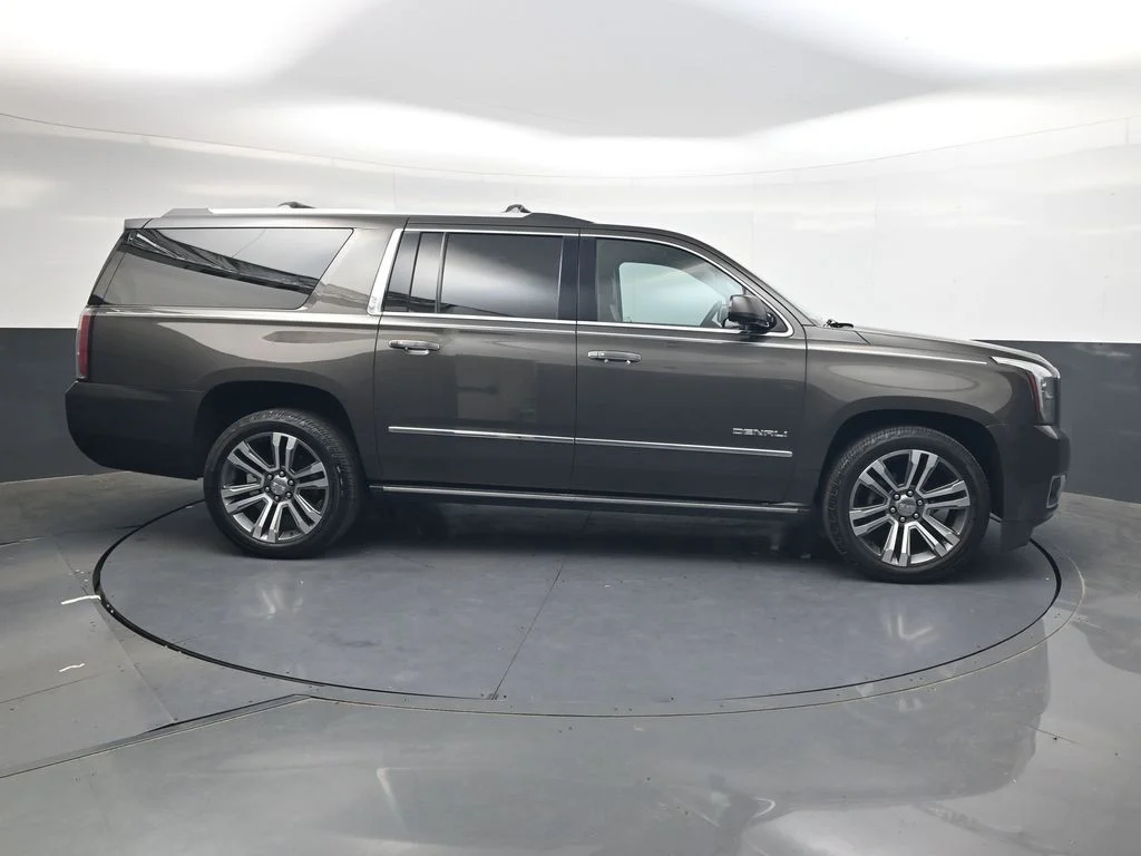 Used 2019 Gray GMC Denali image 4