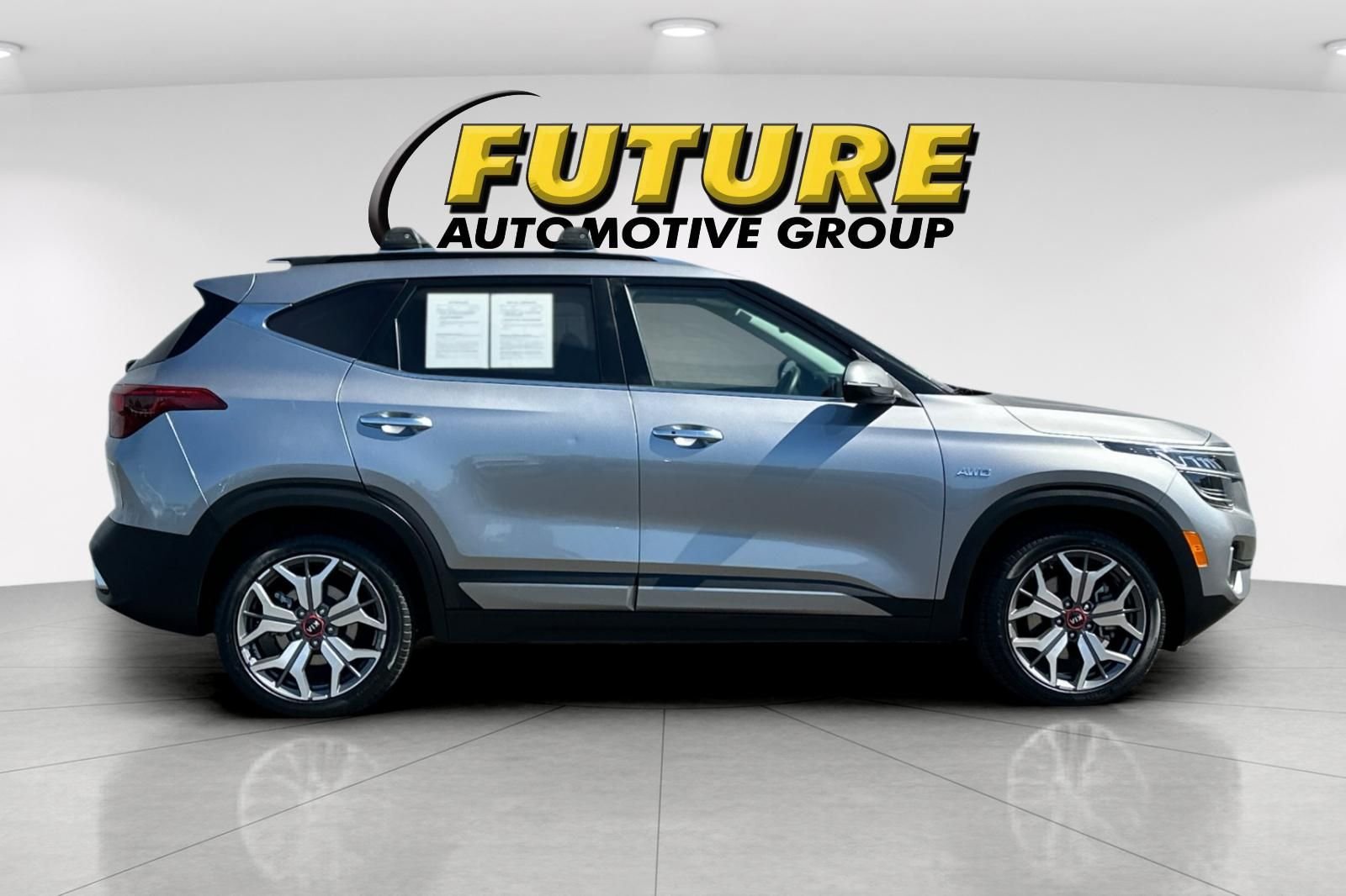 Used 2021 Gray Kia SX image 3