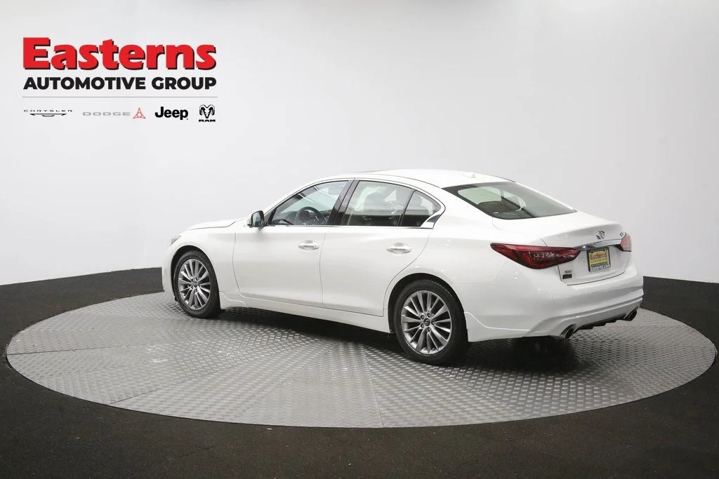 Used 2023 White INFINITI LUXE image 67