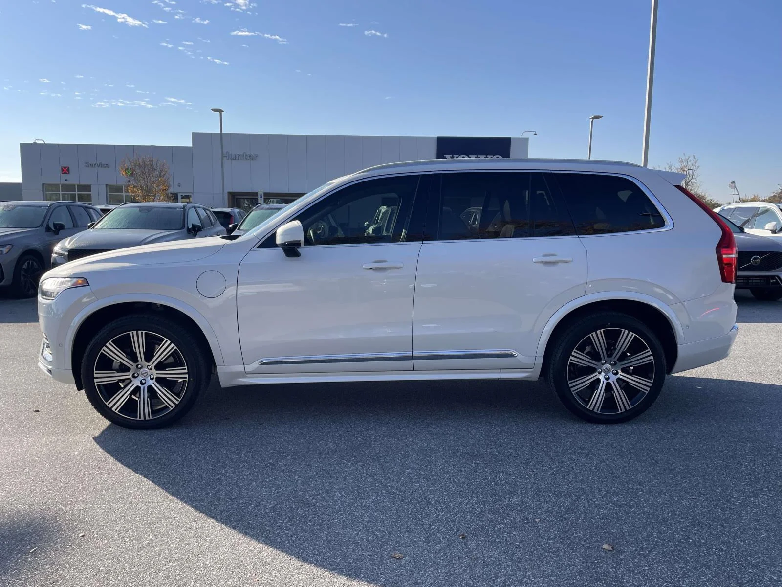 Used 2025 Crystal White Metallic Volvo Plus image 25