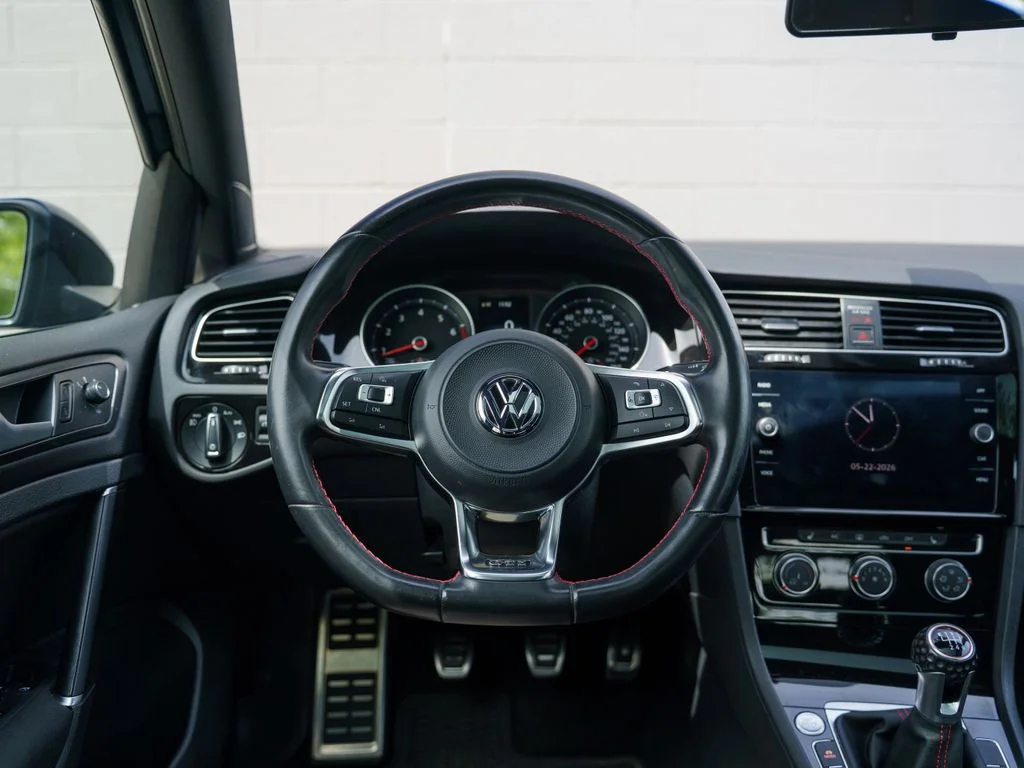 Used 2018 Blue Volkswagen 2.0T SE image 23