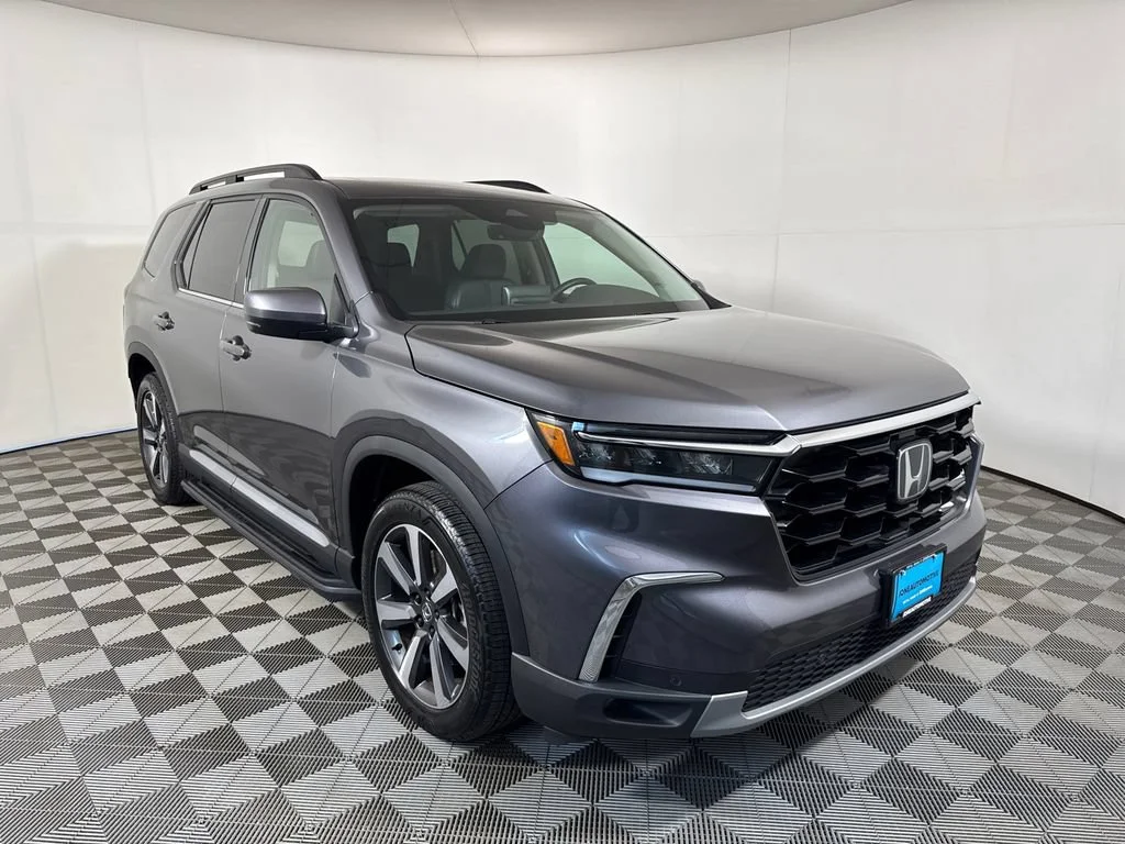 Used 2025 Gray Honda Touring image 4