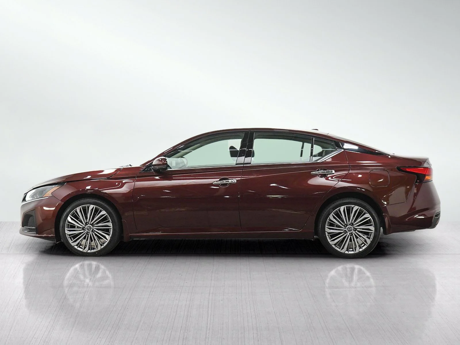 Used 2023 Garnet Pearl Metallic Nissan 2.5 SL image 2