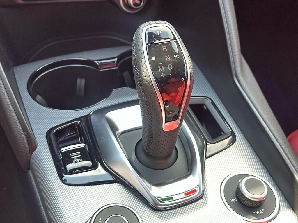 2026 Alfa Romeo Giulia Base - Photo 26