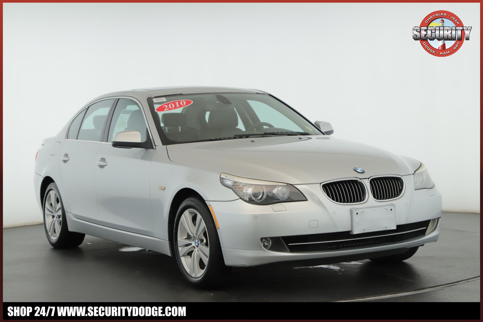 2010 BMW 5 Series 528i xDrive Sedan's photo