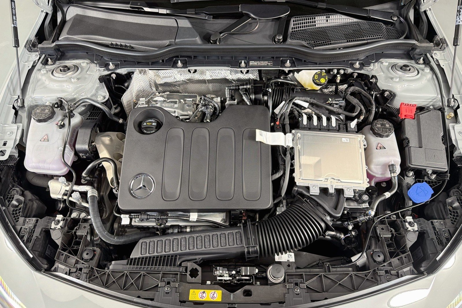 New 2027 MANUFAKTUR Alpine Grey Mercedes-Benz CLA 220 Hybrid image 10