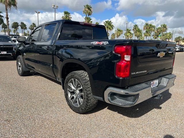 Used 2022 Black Chevrolet LT image 5