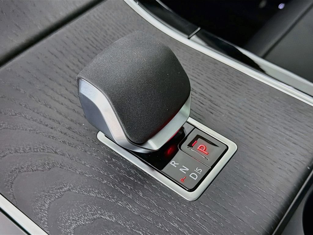 New 2026 Santorini Black Land Rover Belgravia Edition image 17