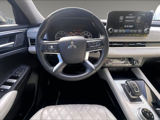 Used 2022 Gray Mitsubishi SEL image 5
