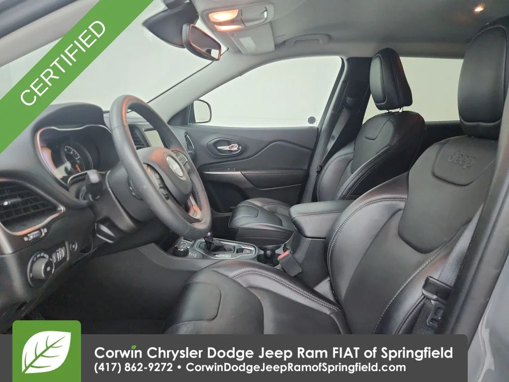 Certified Used 2022 Gray Jeep Latitude Lux image 19