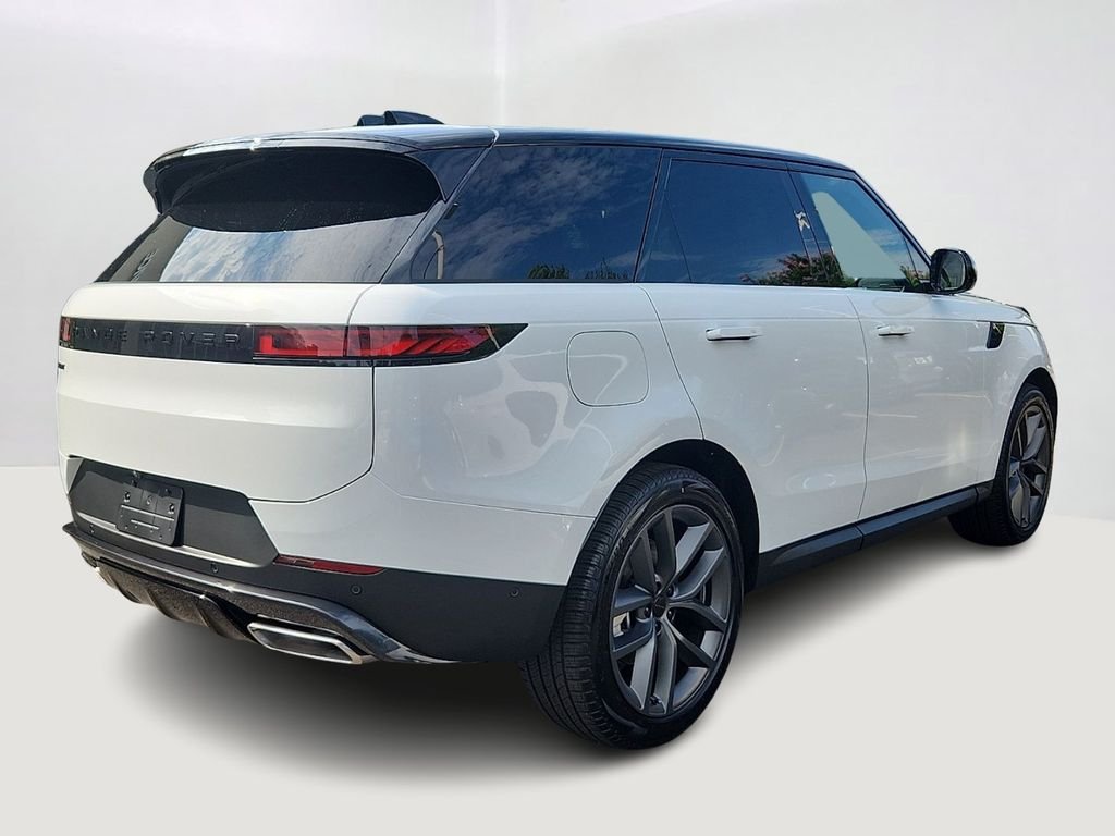 New 2026 Fuji White Land Rover SE image 3
