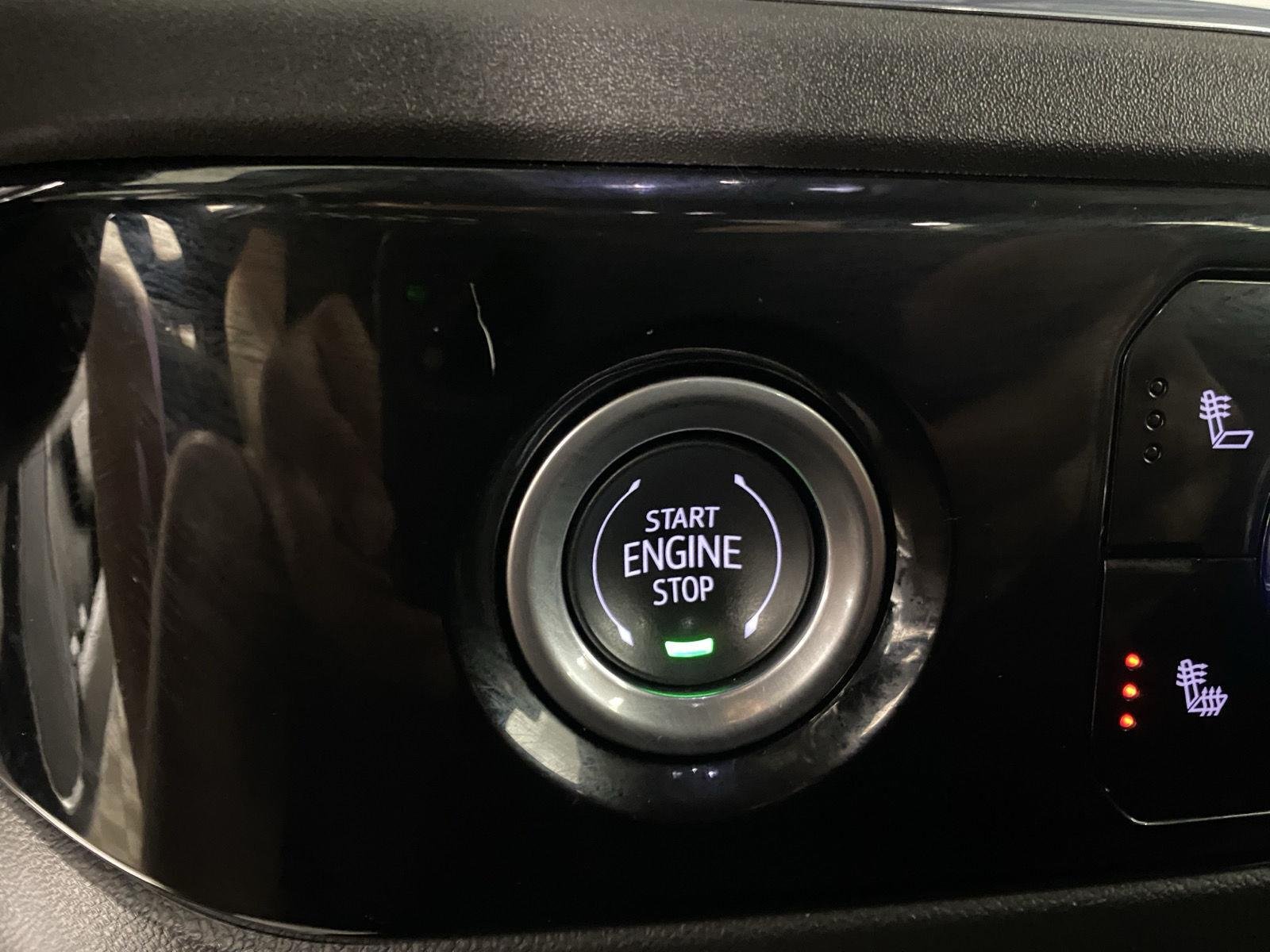 Used 2024 Onyx Black GMC Elevation image 13