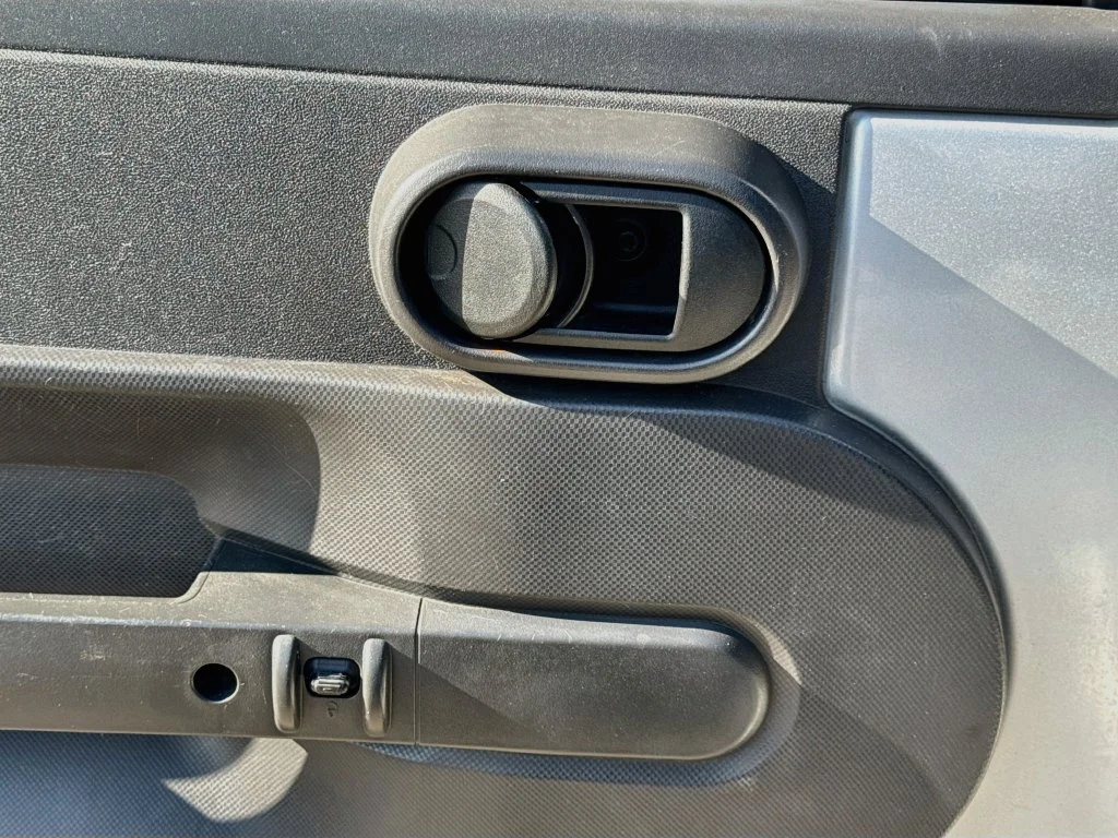 Used 2007 Silver Jeep X image 19