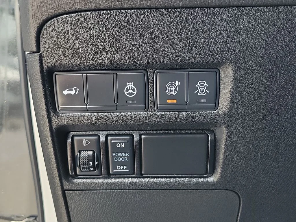 Used 2021 Black INFINITI LUXE image 25