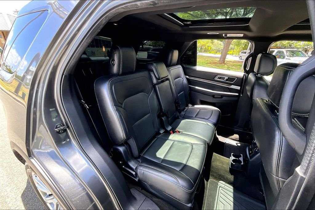 Used 2017 Gray Ford Limited image 29