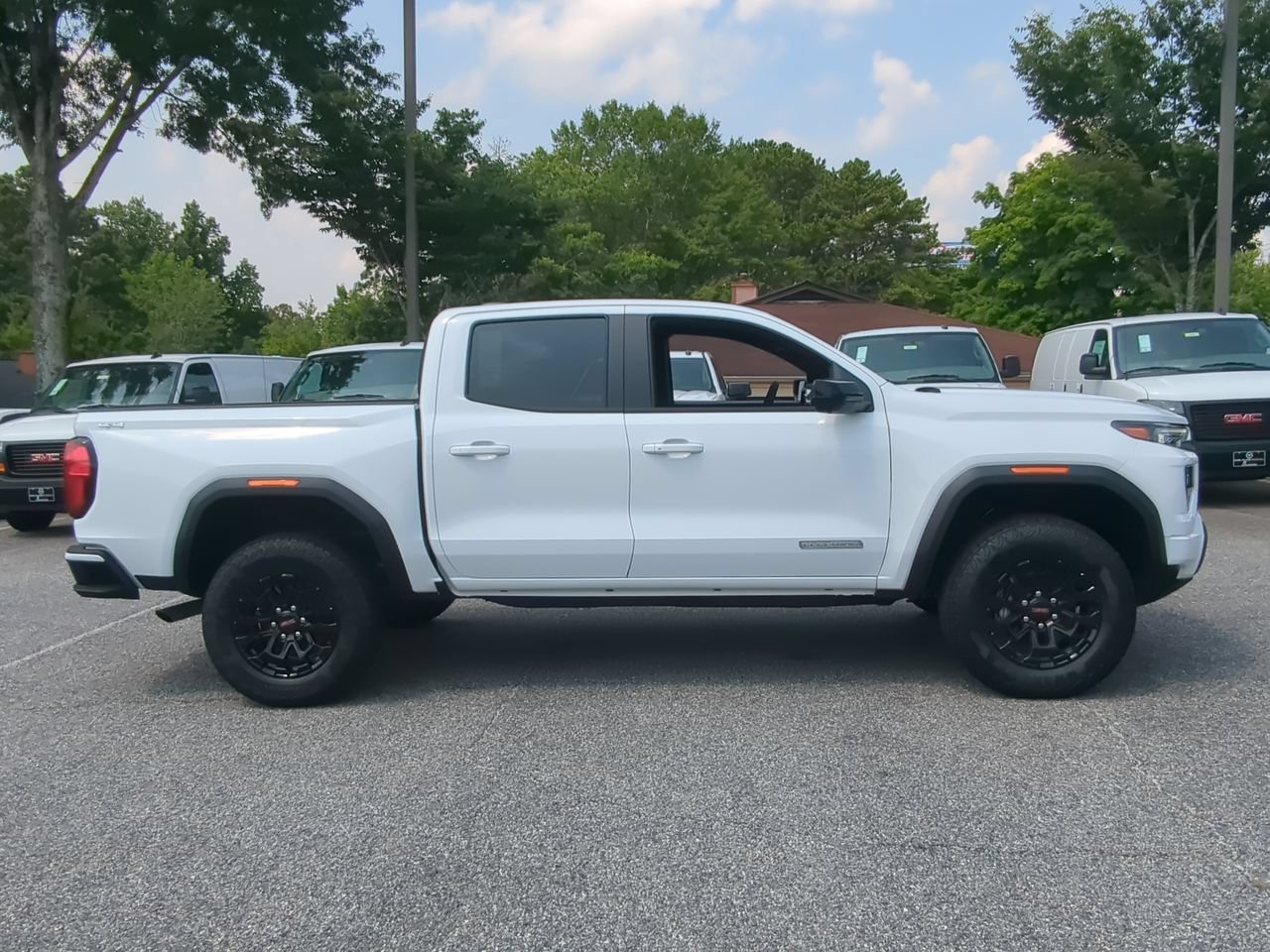 New 2026 Summit White GMC Elevation image 9