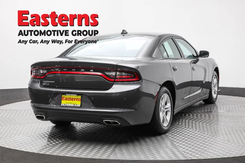 Used 2023 Gray Dodge SXT image 5