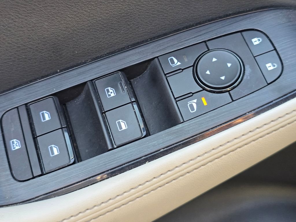 2021 Nissan Rogue SV - Photo 17