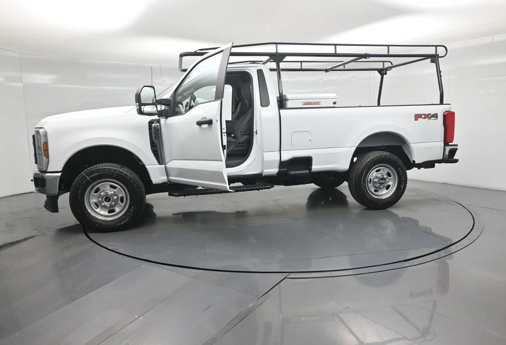 New 2026 Oxford White Ford XL image 27